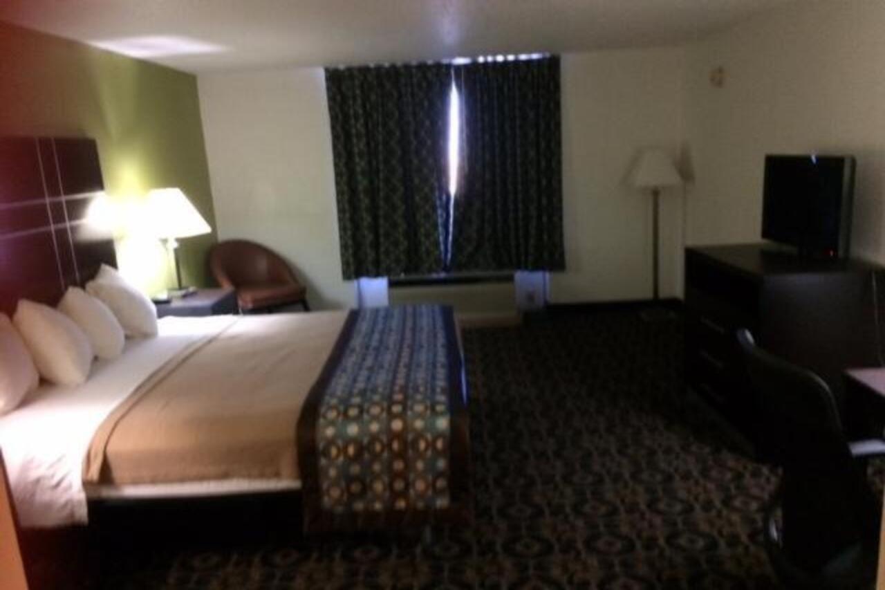 Travelodge By Wyndham Torrington Extérieur photo