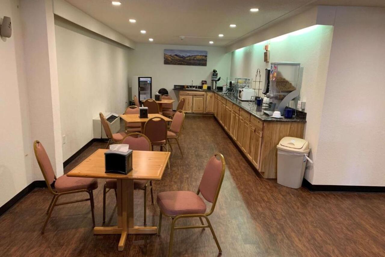 Travelodge By Wyndham Torrington Extérieur photo