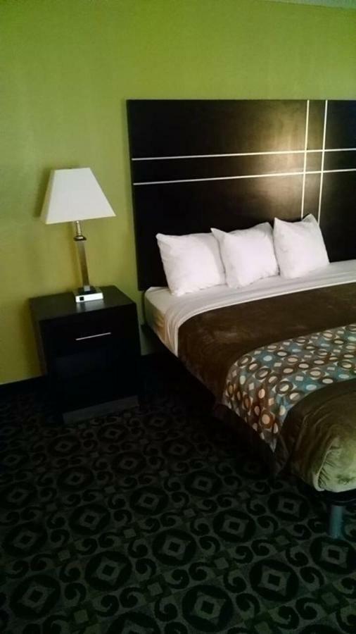 Travelodge By Wyndham Torrington Extérieur photo